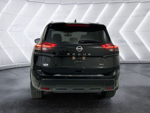 Used 2024 Nissan Rogue SV w/ SV Premium Package FWD image 5