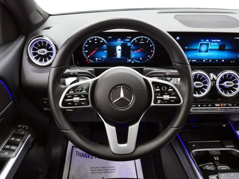 Used 2021 Mercedes-Benz GLB 250 4MATIC image 25