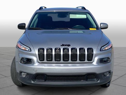 Used 2018 Jeep Cherokee Latitude w/ Altitude Package image 3