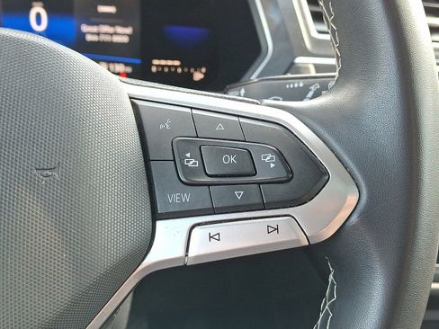 Used 2022 Volkswagen Tiguan SE image 22