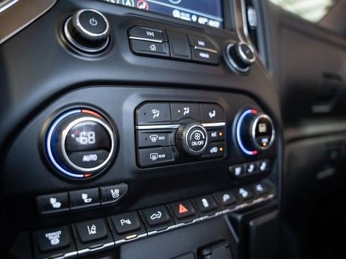 Used 2022 Chevrolet Silverado 2500 High Country w/ Technology Package image 28