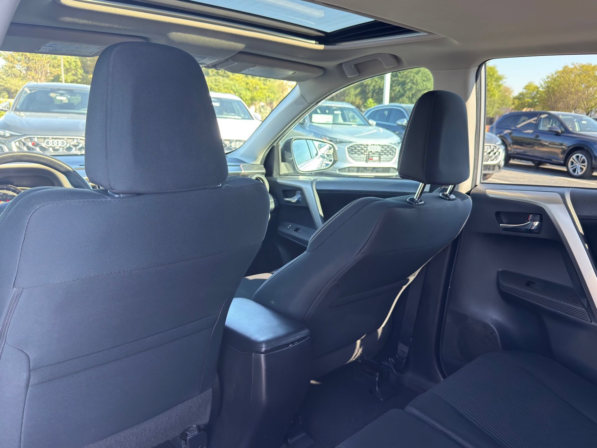 Used 2015 Toyota RAV4 XLE FWD image 27
