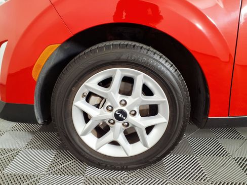 Used 2023 Kia Soul LX w/ LX Technology Package FWD image 7