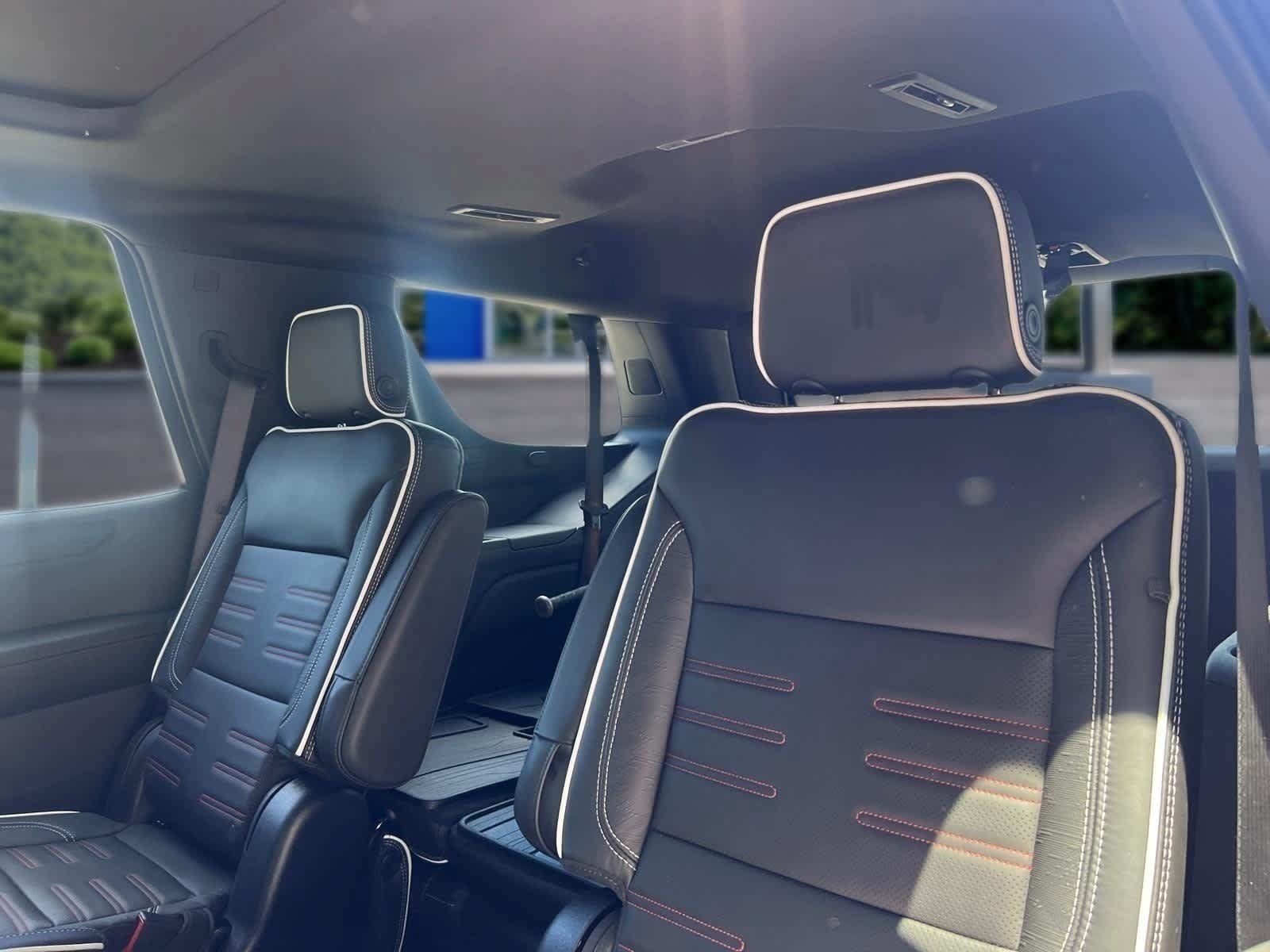 Certified 2025 GMC Yukon AT4 Ultimate w/ LPO, Floor Liner Package AWD/4WD image 29