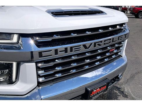 Used 2022 Chevrolet Silverado 3500 LTZ AWD/4WD image 31