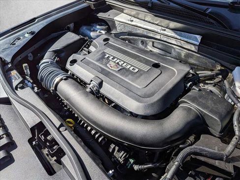 Used 2024 Cadillac XT4 Premium Luxury image 22