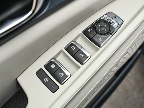 New 2026 Kia Carnival EX image 18