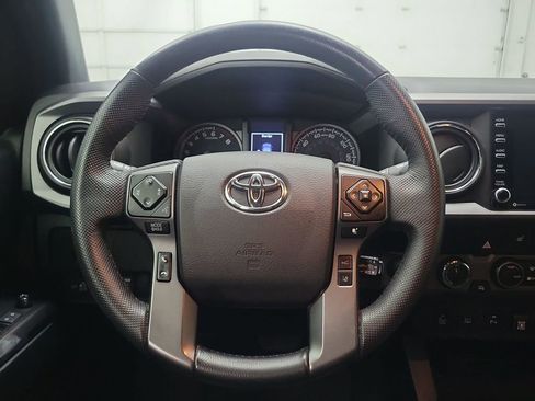 Used 2021 Toyota Tacoma TRD Off-Road image 13