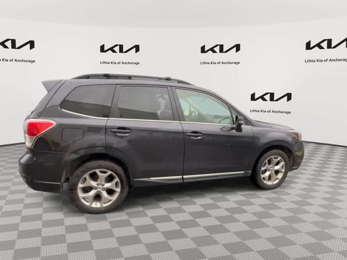 Used 2017 Subaru Forester 2.5i Touring AWD/4WD image 9