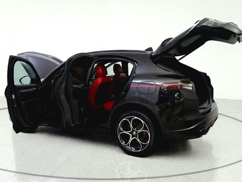 Used 2024 Alfa Romeo Stelvio Veloce AWD/4WD image 12