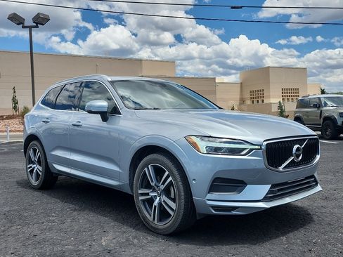 Used 2018 Volvo XC60 T5 Momentum w/ Convenience Package AWD/4WD image 3