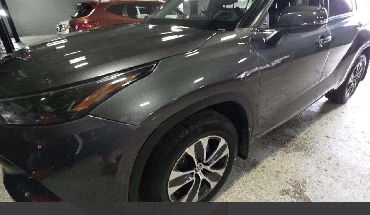 Used 2022 Toyota Highlander XLE AWD/4WD image 20