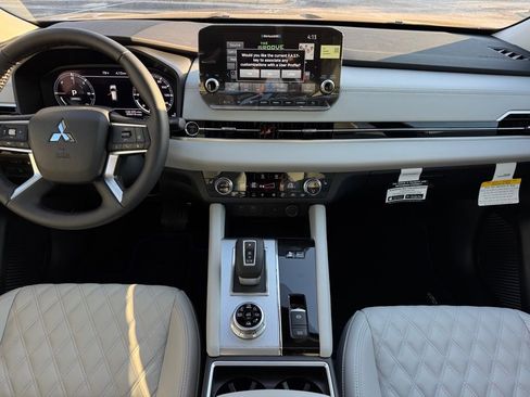 New 2025 Mitsubishi Outlander SEL image 22