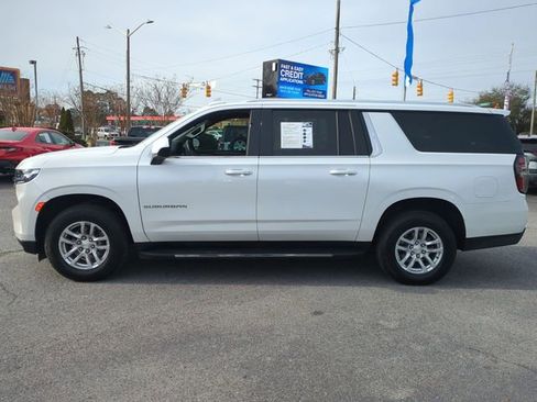 Used 2022 Chevrolet Suburban LT image 6
