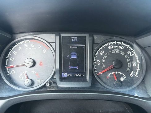 Used 2018 Toyota Tacoma SR w/ SR Convenience Package RWD image 8