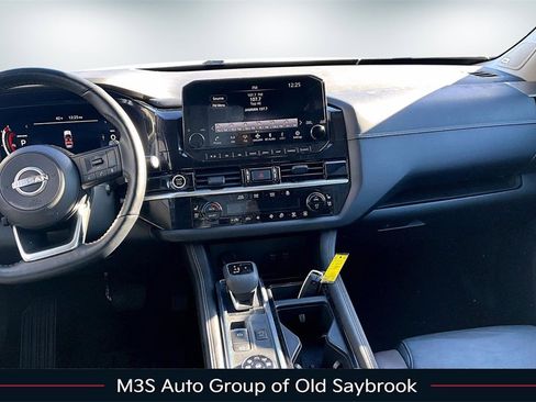 Certified 2023 Nissan Pathfinder Platinum w/ Lighting Package (N92) image 9