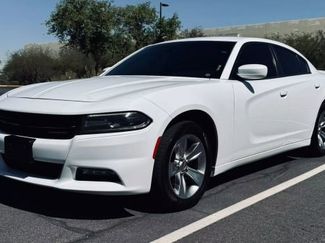 Used 2017 Dodge Charger SXT image 1