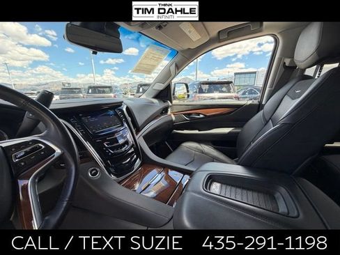 Used 2019 Cadillac Escalade Premium Luxury AWD/4WD image 13