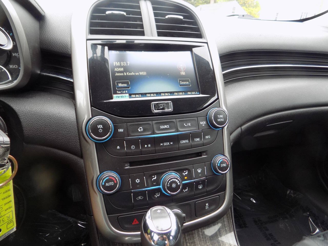 Used 2014 Chevrolet Malibu LT FWD image 14