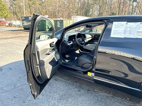 Used 2025 Cadillac Optiq Sport 2 image 13