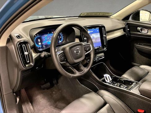 Certified 2023 Volvo XC40 B5 Plus w/ Protection Package Premier AWD/4WD image 17