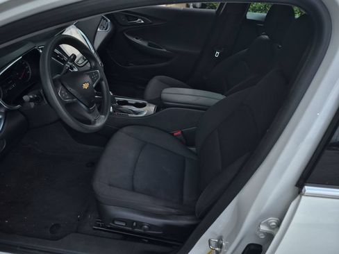 Used 2019 Chevrolet Malibu LT FWD image 6