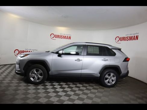 Used 2025 Toyota RAV4 XLE image 9
