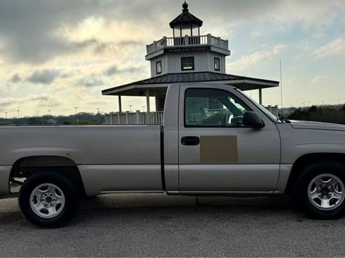Used 2004 Chevrolet Silverado 1500 W/T image 4