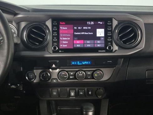 Used 2022 Toyota Tacoma TRD Off-Road image 26