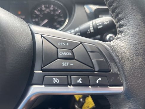 Used 2019 Nissan Rogue S w/ Special Edition Package FWD image 20