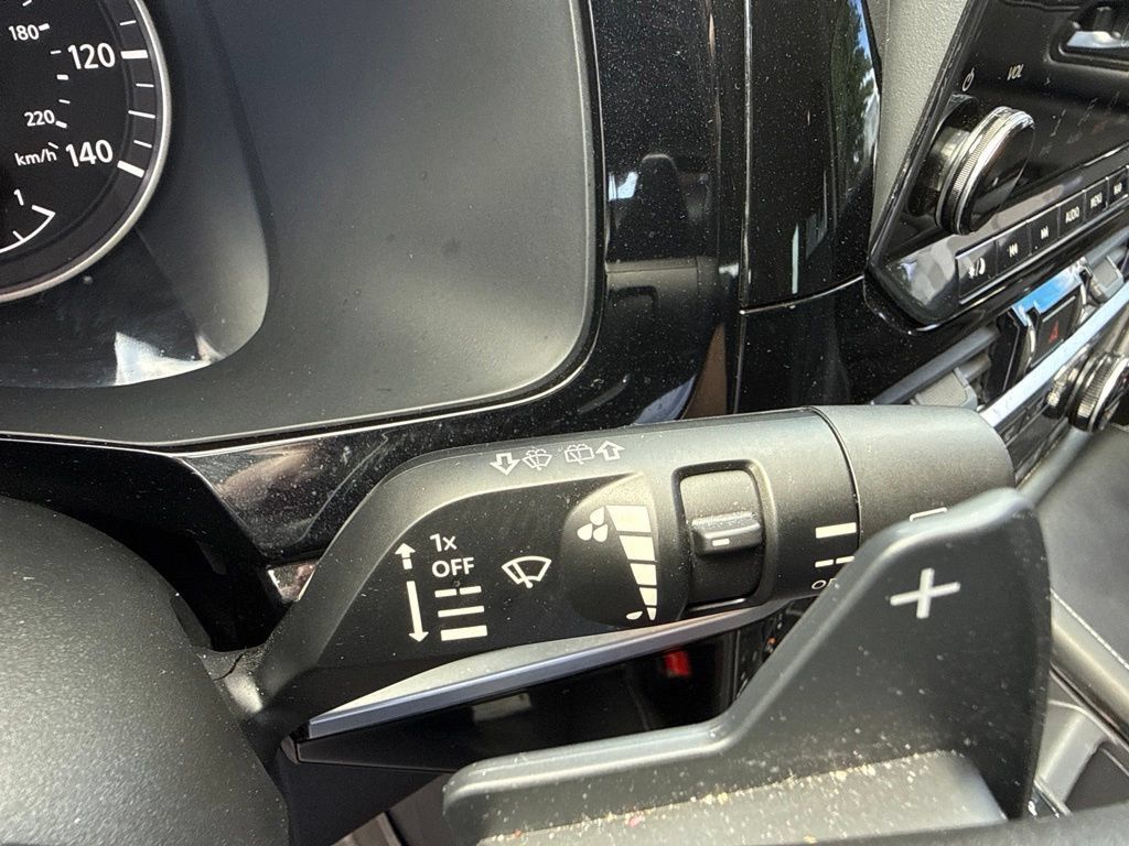 Used 2023 Nissan Pathfinder SL AWD/4WD image 25