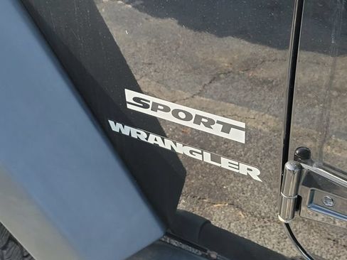 Used 2016 Jeep Wrangler Sport w/ Quick Order Package 24S AWD/4WD image 7