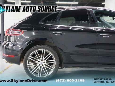 Used 2018 Porsche Macan Sport Edition image 38