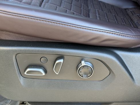 Certified 2022 Cadillac Escalade Premium Luxury Platinum image 22