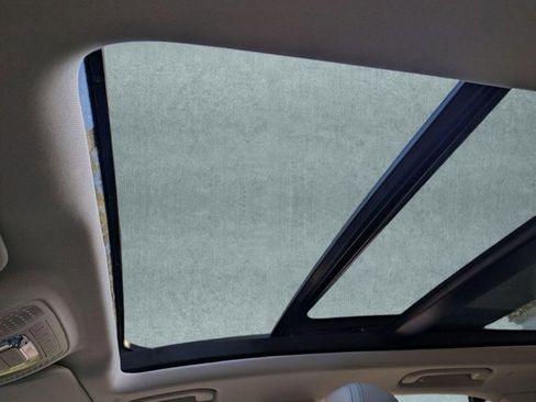 Used 2024 Mercedes-Benz GLE 450e 4MATIC image 13