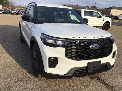 New 2026 Ford Explorer ST-Line w/ ST-Line Street Pack RWD image 5