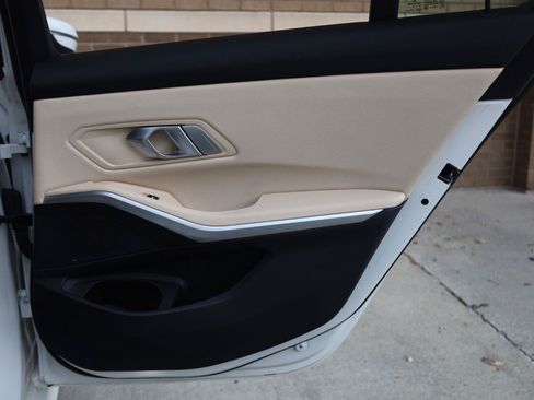 Used 2020 BMW 330i Sedan w/ Premium Package RWD image 25