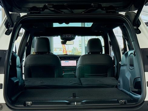 New 2026 Jeep Cherokee Overland image 7