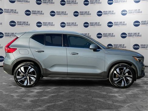 Certified 2023 Volvo XC40 B5 Ultimate w/ Protection Package Premier image 6