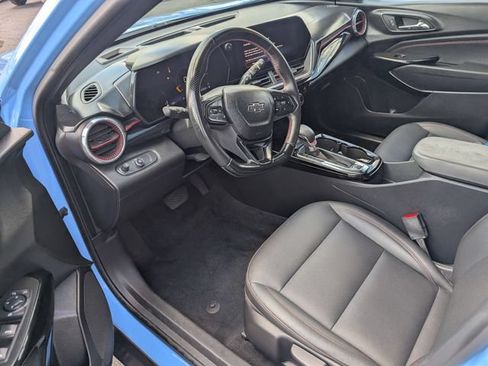 Used 2024 Chevrolet Trax RS FWD image 8