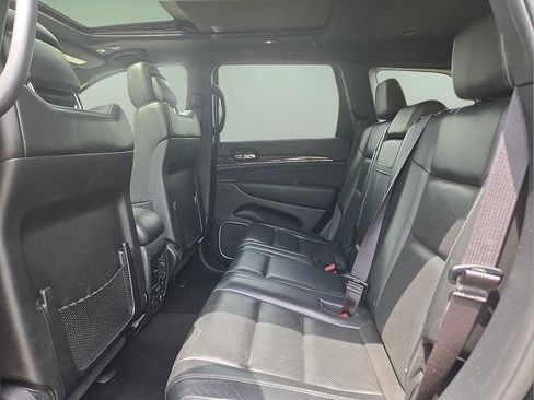 Used 2020 Jeep Grand Cherokee Overland AWD/4WD image 10