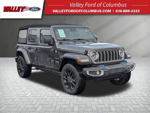 Used 2024 Jeep Wrangler Unlimited Sahara image 1