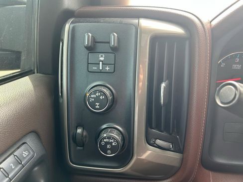 Used 2015 Chevrolet Silverado 1500 High Country AWD/4WD image 27