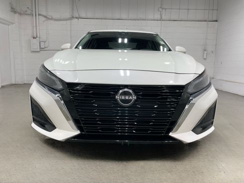 Used 2023 Nissan Altima 2.5 SL AWD/4WD image 2