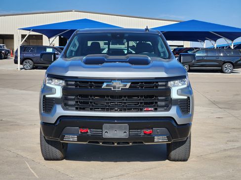 Used 2025 Chevrolet Silverado 1500 LT Trail Boss w/ Convenience Package II image 2