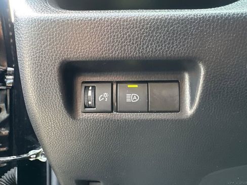 Used 2022 Toyota RAV4 LE image 30