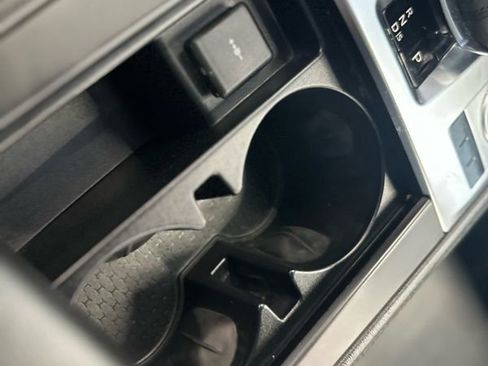 Used 2022 Jaguar F-PACE S image 27