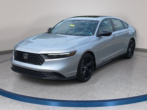 Used 2025 Honda Accord Sport image 1