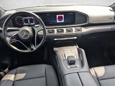 Used 2025 Mercedes-Benz GLS 450 4MATIC image 17