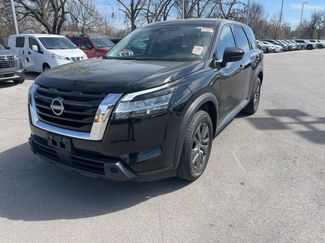 Used 2022 Nissan Pathfinder S video 1